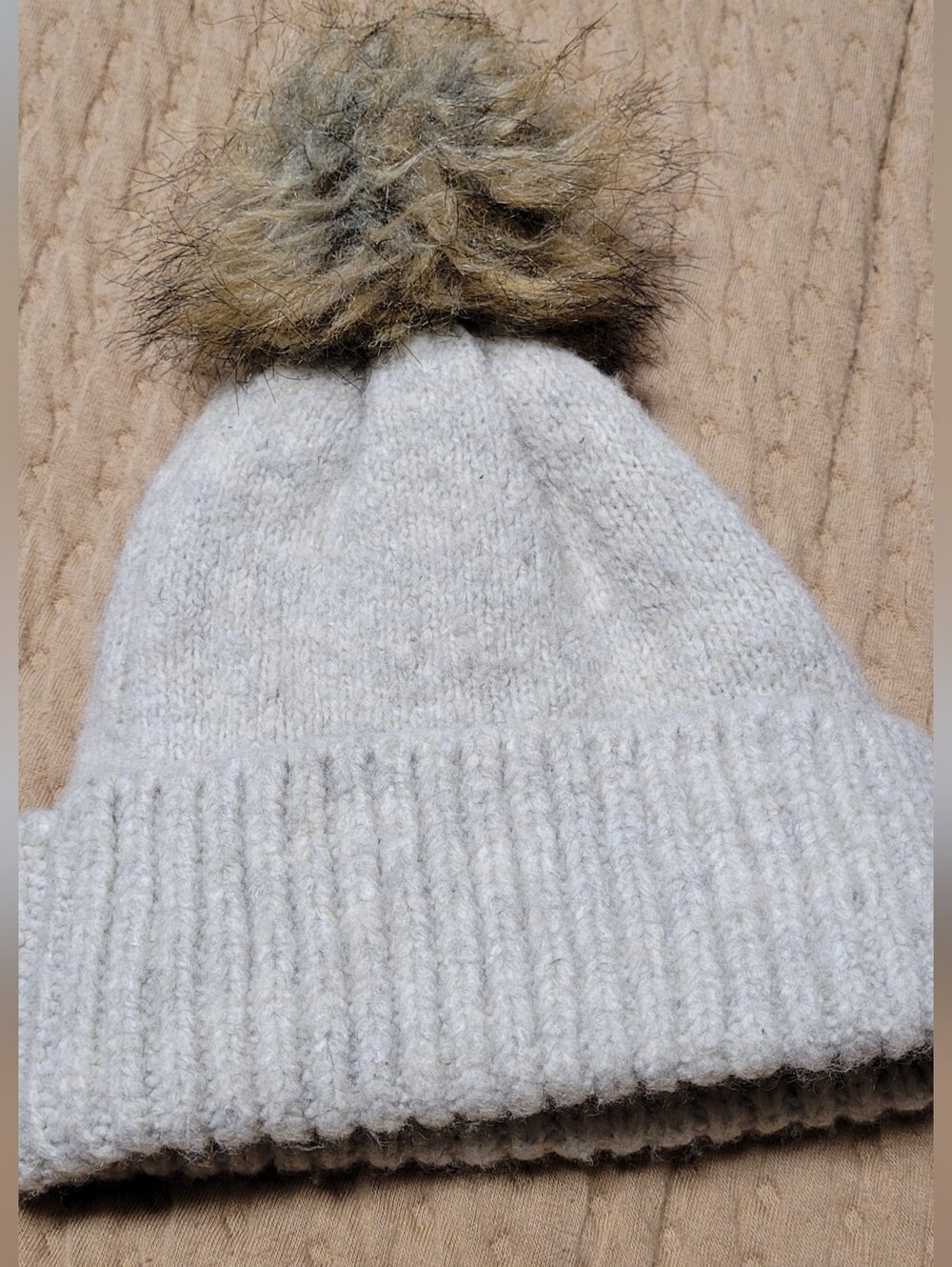 💚Free In Any Bundle Over $10 Beanie - Cream with Brown Faux-Fur Pom